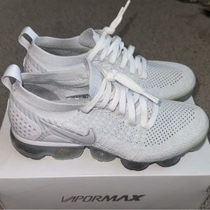 White Nike vapormax